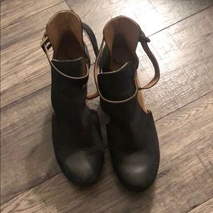Free People Cedar Clog in Blacks